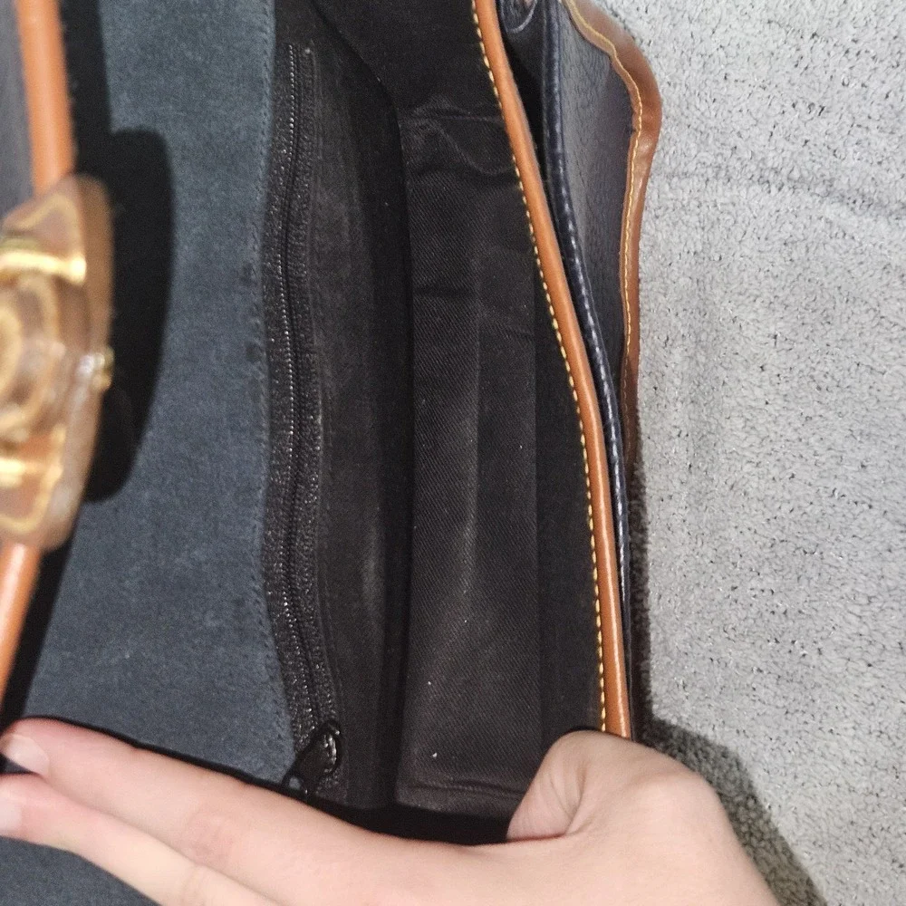 Dooney & Bourke Vintage All Weather Leather Crossbody Bag Navy‎ Blue Tan Trim - Picture 7 of 9